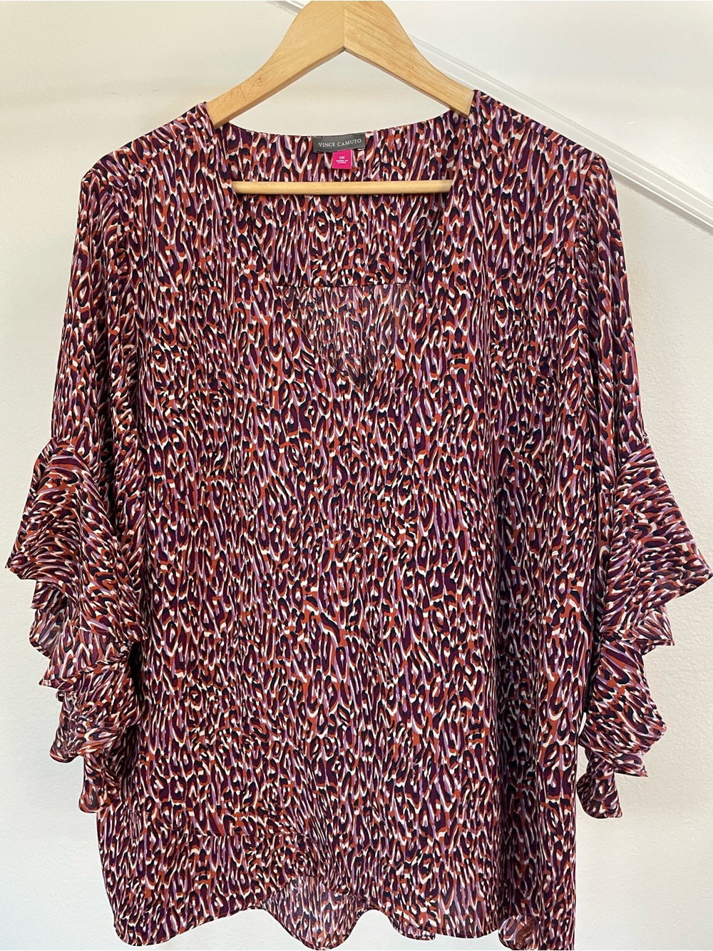 Vince Camuto Plum Multi Ruffle-Sleeve V-Neck Tunic Top
